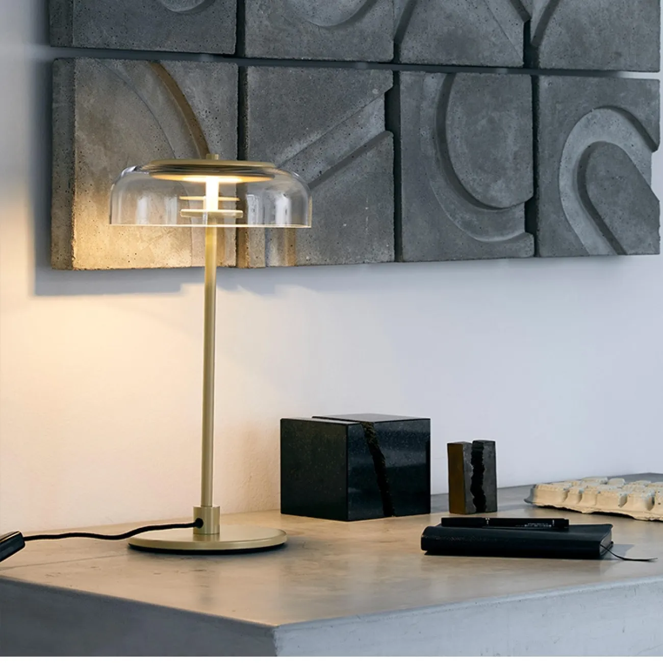 Настольная лампа светодиодная со стеклянными плафонамиARCTIC TAB Настольная лампа светодиодная со стеклянными плафонамиARCTIC TAB