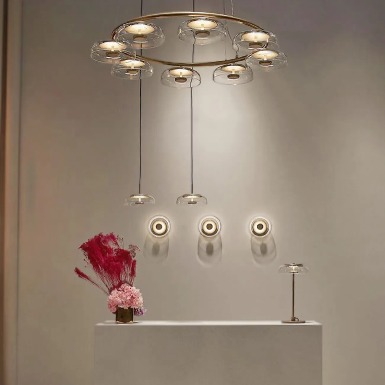 Дизайнерская светодиодная люстра со стеклянными плафонами ARCTIC Дизайнерская светодиодная люстра со стеклянными плафонами ARCTIC