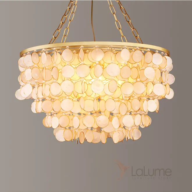 Люстра с подвесками из перламутровых дисков и стеклянных бусин на каркасе из концентрических колец ARUNDEL B