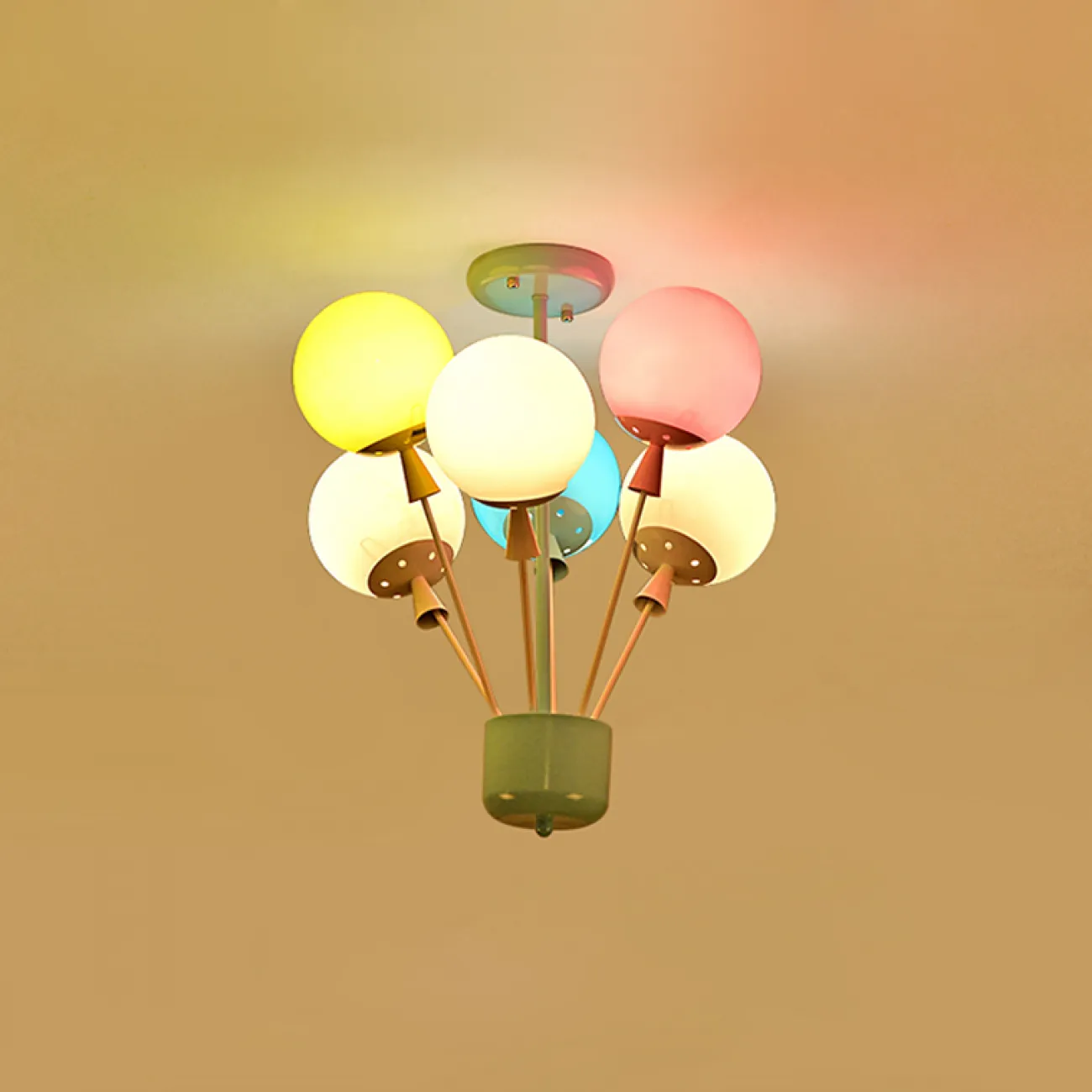 Люстра на штанге с воздушными шарами для детской комнаты BALLOON-UP A