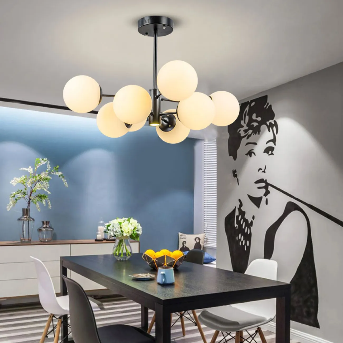 Модная люстра с шарообразными плафонами BALLS