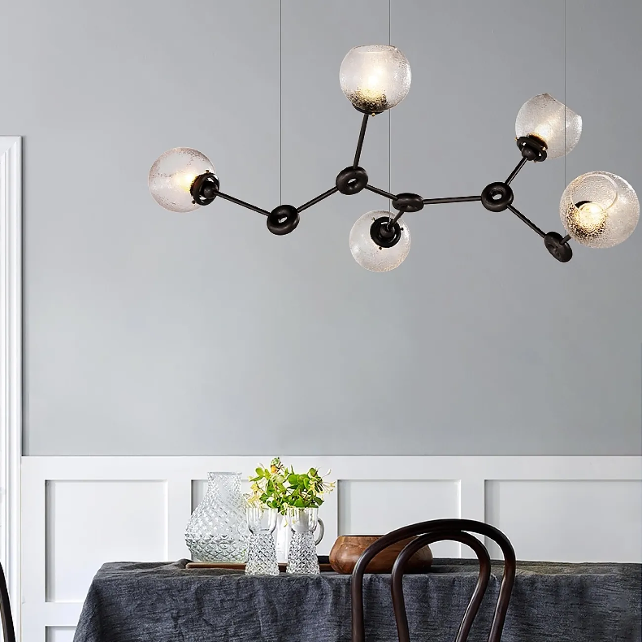 Люстра молекулярной формы со стеклянными плафонами BELVIS