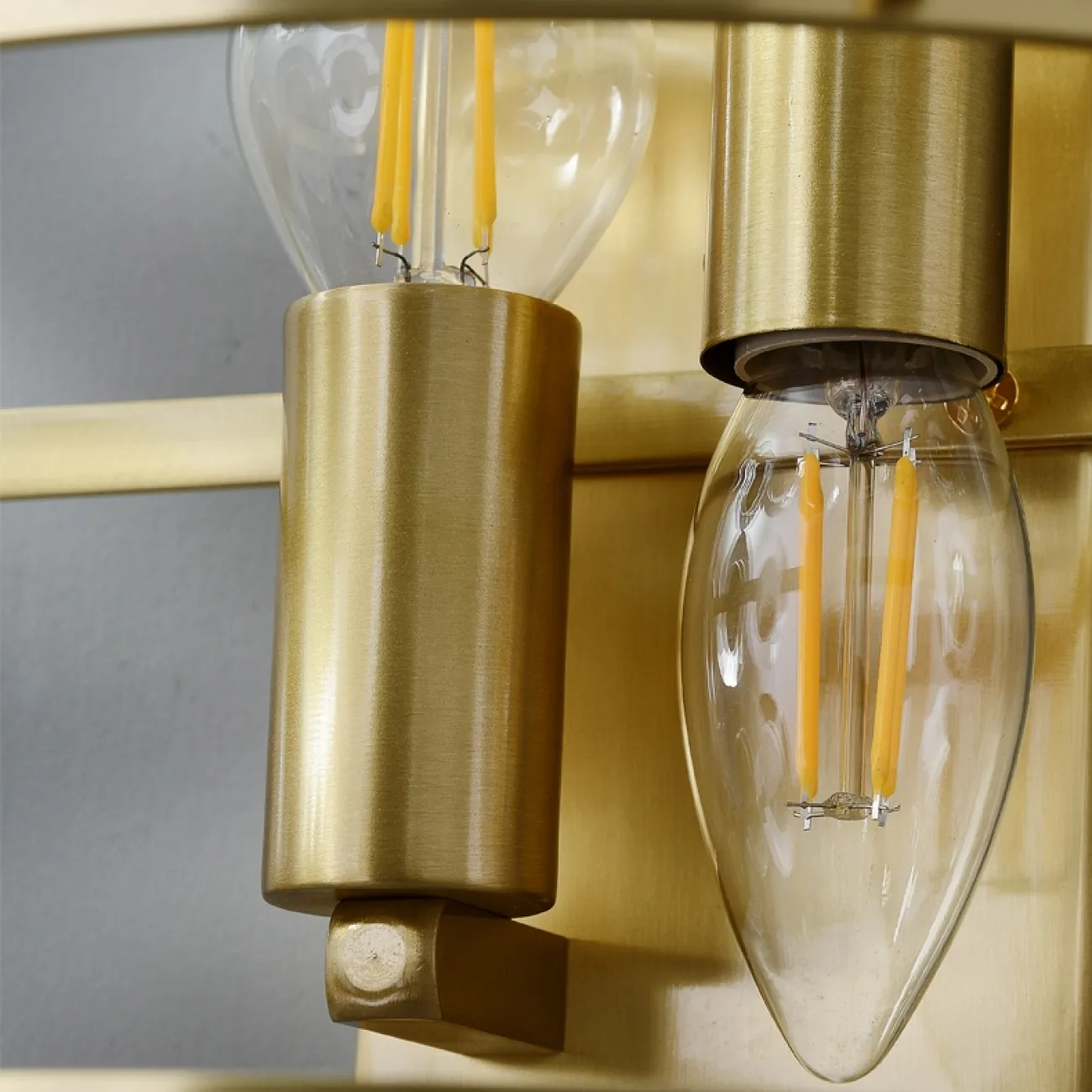 Бра со стеклянными круглыми вставками на металлическом каркасе BERNA