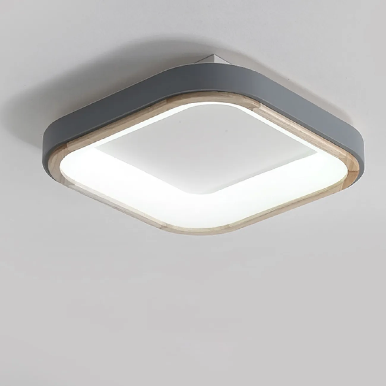 Серия потолочных светодиодных светильников разных форм с фактурным деревянным основанием BRISTOL Серия потолочных светодиодных светильников разных форм с фактурным деревянным основанием BRISTOL