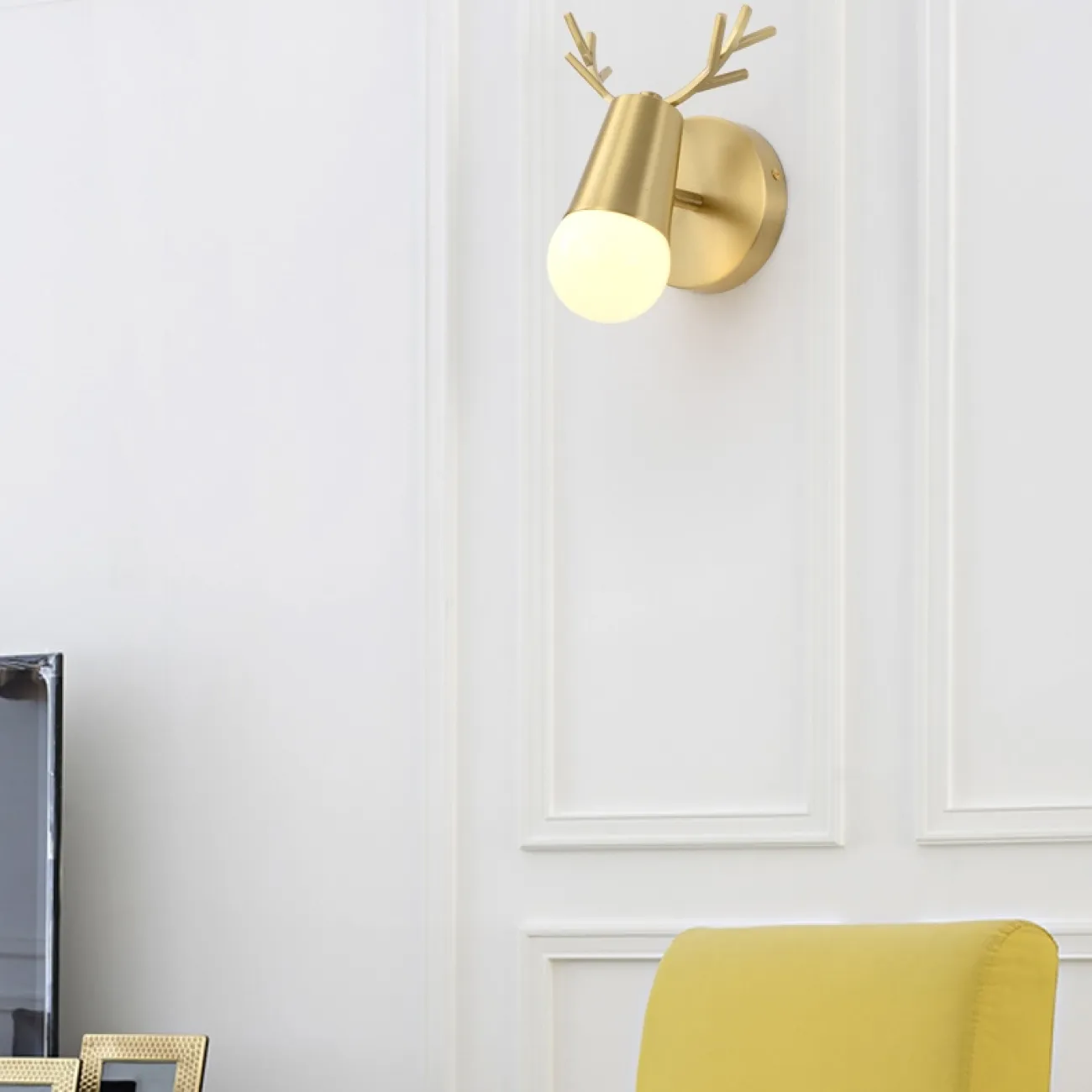 Минималистское бра в скандинавском стиле с регулируемым углом наклона DEER GOLD