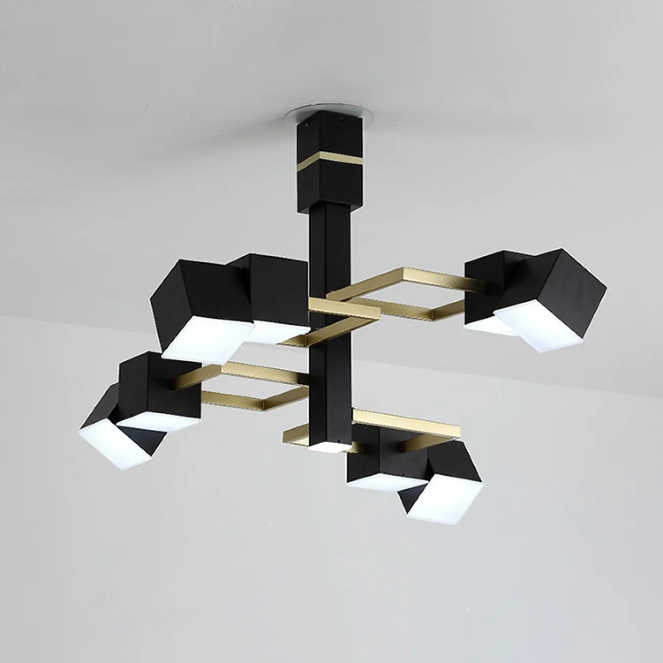 Дизайнерский потолочный светильник геометрической формы FRAME Дизайнерский потолочный светильник геометрической формы FRAME