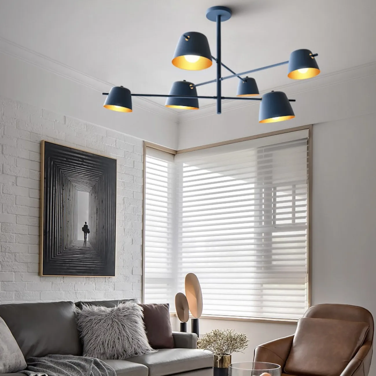 Люстра в скандинавском стиле с плафонами на поворотных штангах GODA