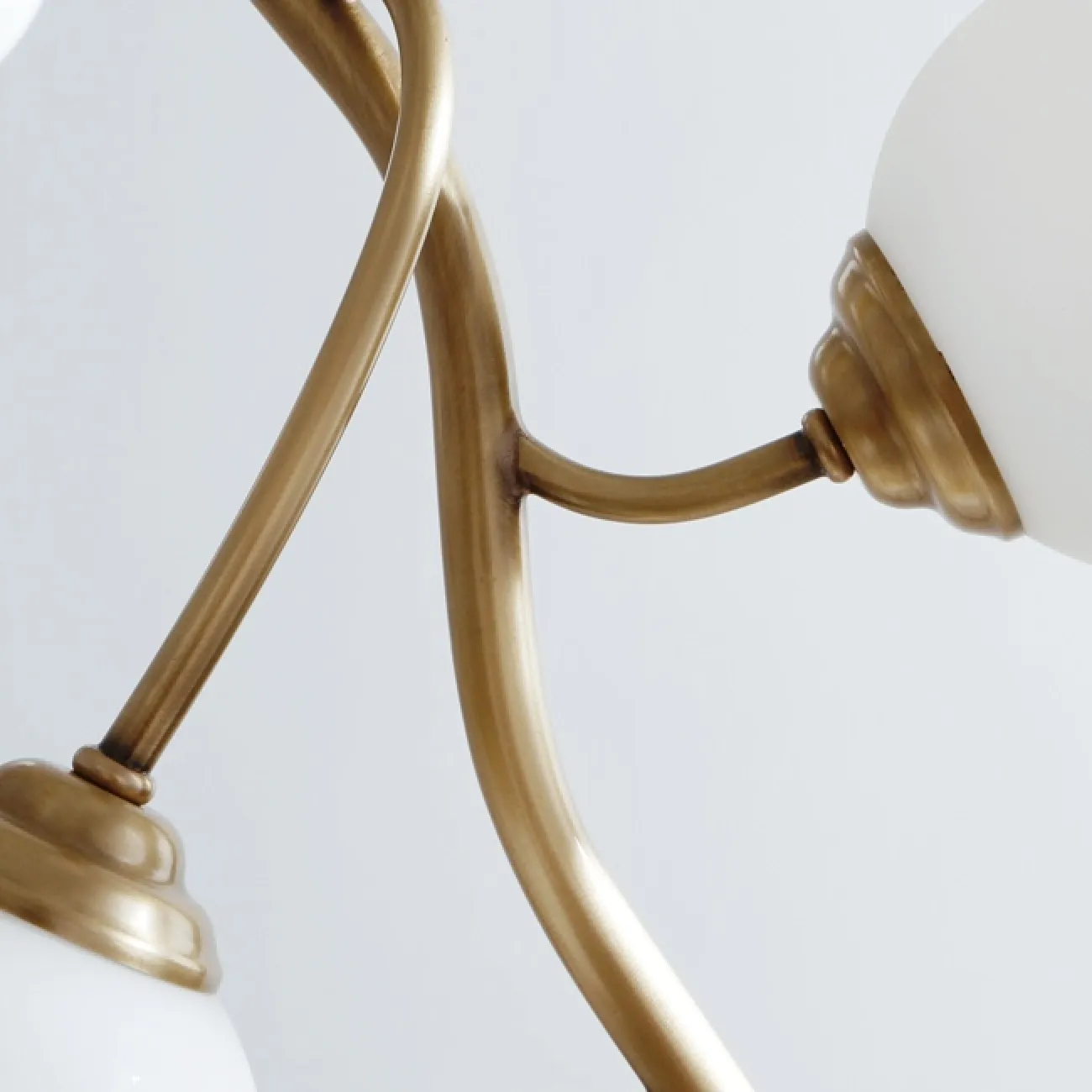 Дизайнерская люстра в стиле постмодерн GRAPES