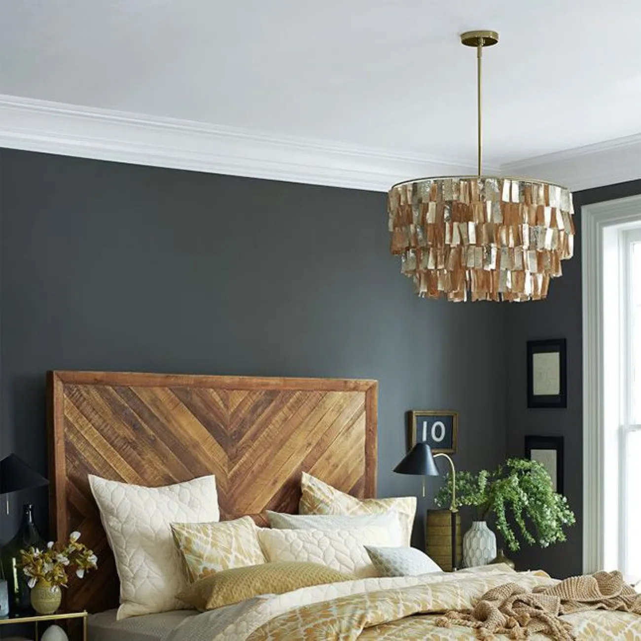 Люстра из перламутровых прямоугольных подвесок HARBOUR