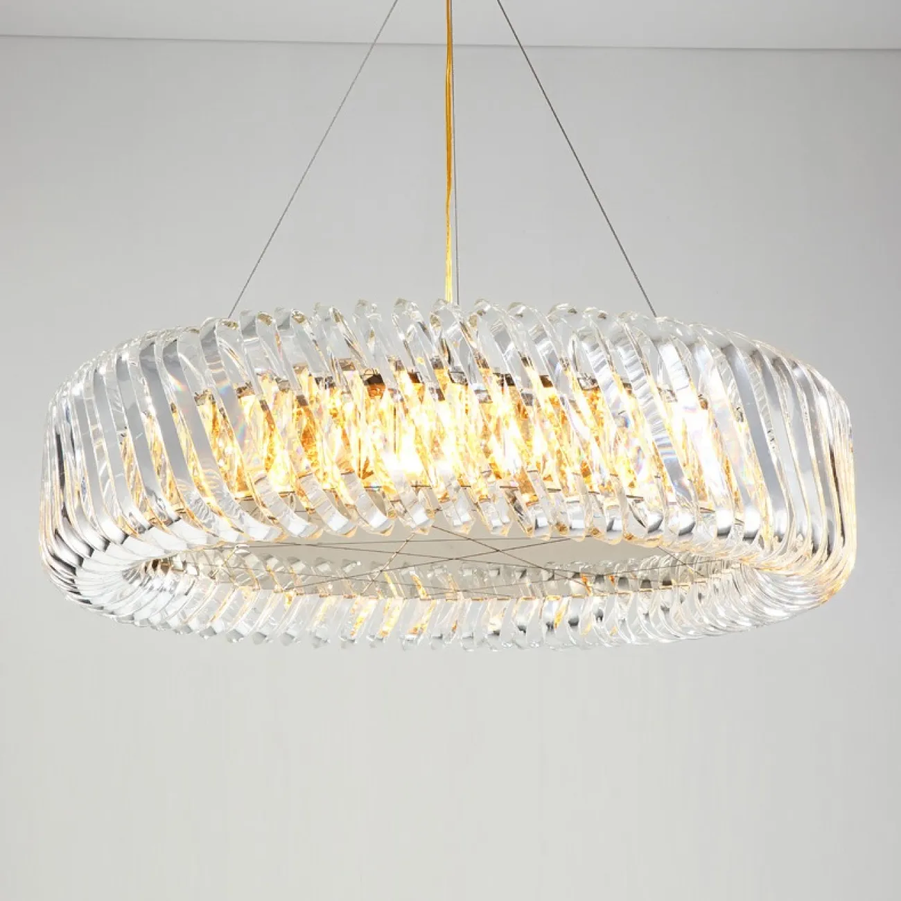Оригинальная дизайнерская люстра из фигурного стекла HELIX