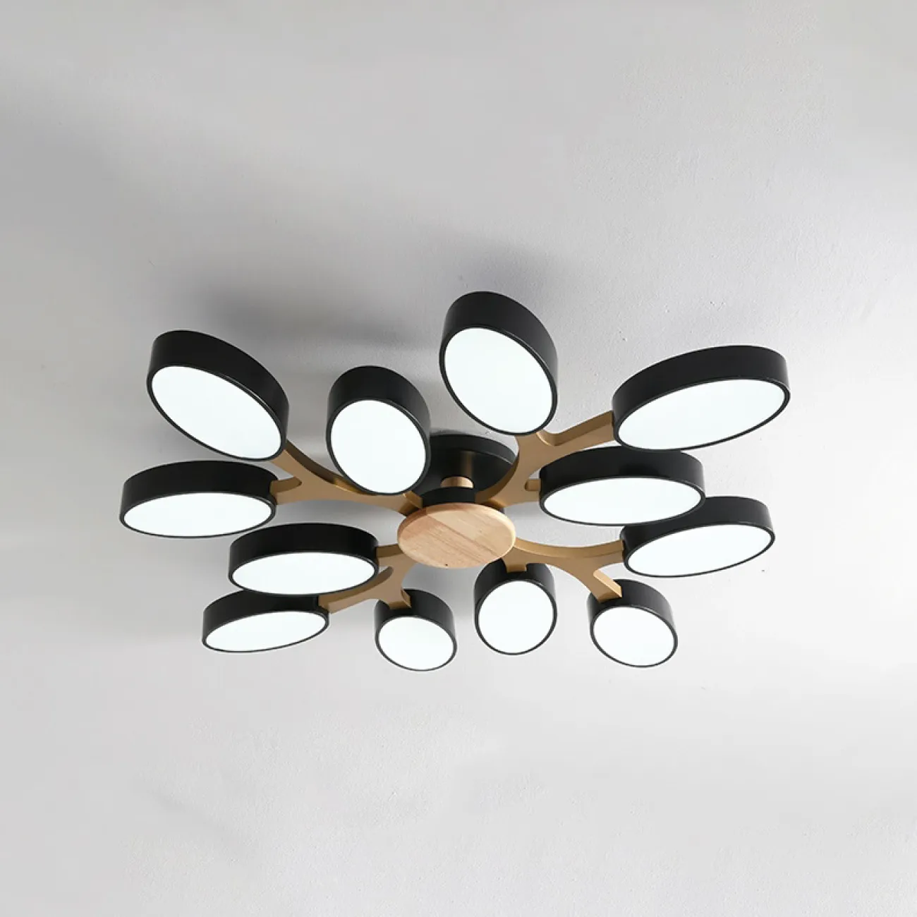 Потолочная люстра с овальными светодиодными плафонами, древовидно расположенными INGALIS