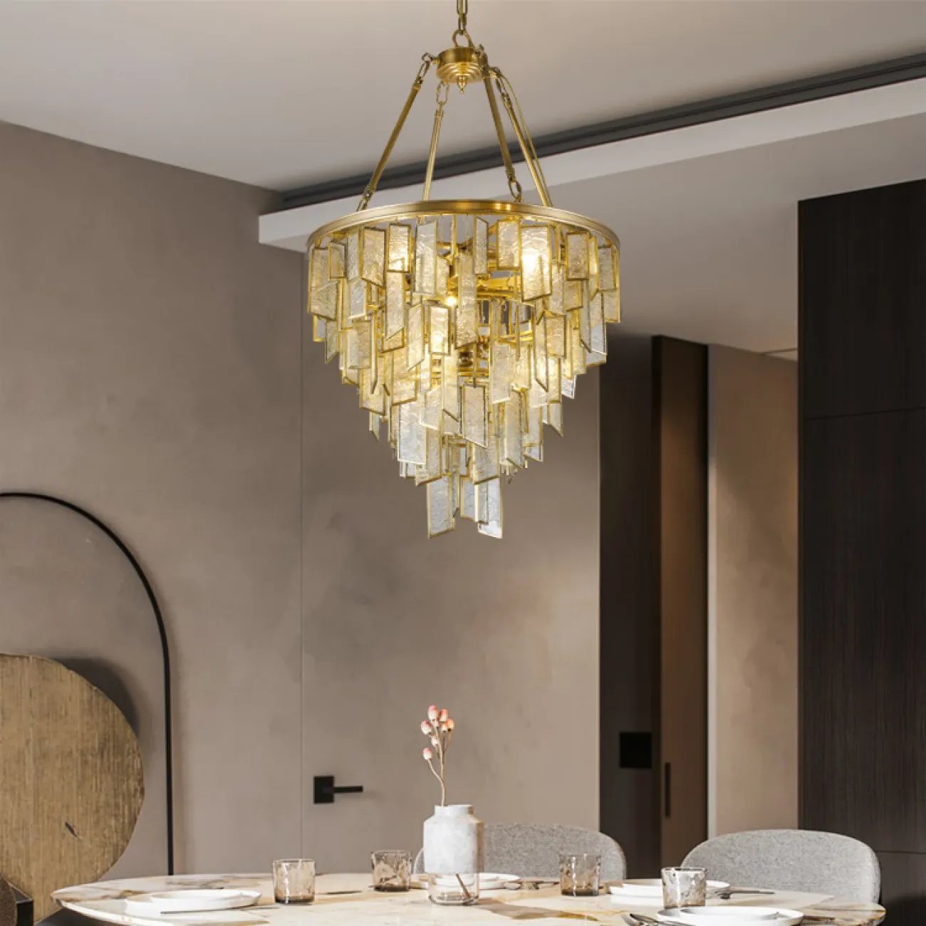 Подвесная люстра в стиле постмодерн с подвесками из стекла IRMA