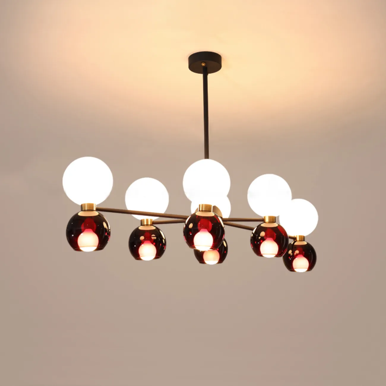 Серия дизайнерских люстр с двумя типами плафонов, расположенными попарно LAVINIA Серия дизайнерских люстр с двумя типами плафонов, расположенными попарно LAVINIA