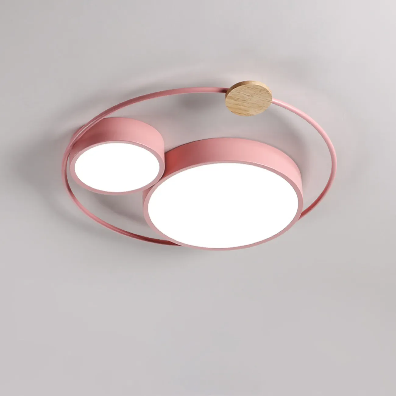 Потолочный светильник на металическом каркасе и декором из дерева LUELLA Потолочный светильник на металическом каркасе и декором из дерева LUELLA