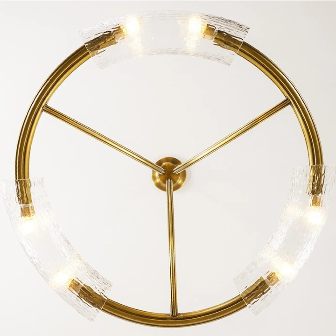 Кольцевая люстра из металла и плафонами из рифленого стекла в форме цилиндра MAGDA