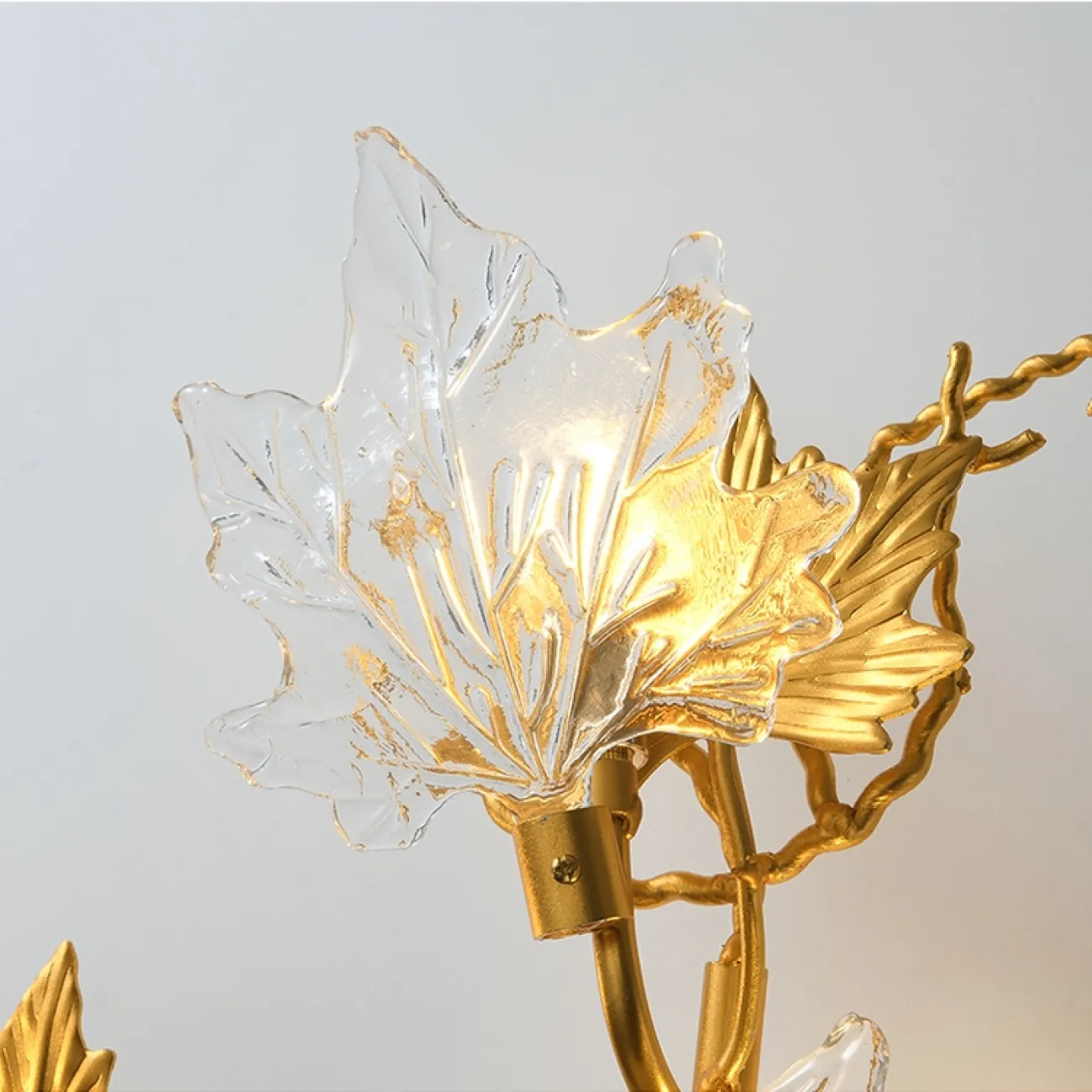 Настенная-бра с каркасом в форме ветвей клена из металла и плафоном из стекла MAPLE A WALL