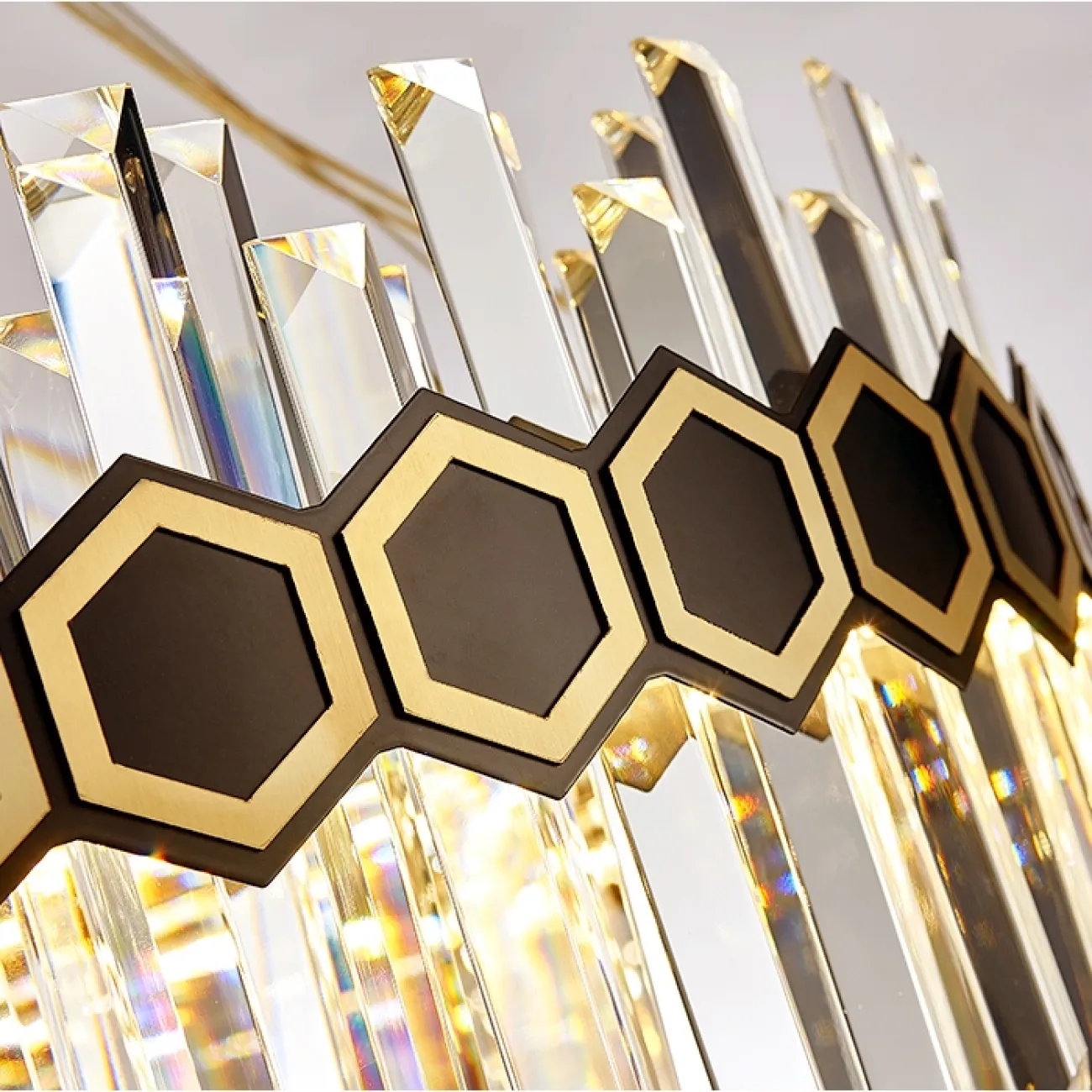 Линейка люстр с абажуром из стеклянных подвесок MILAN