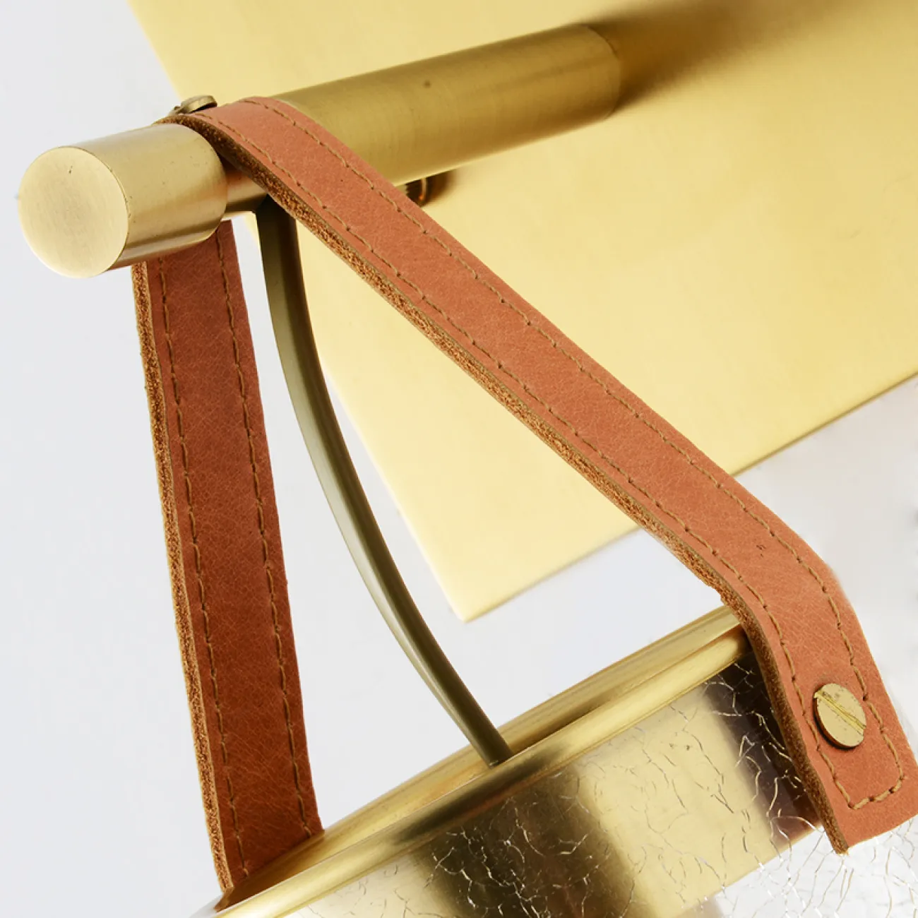 Бра с подвесным плафоном на ремне MITCHELL WALL