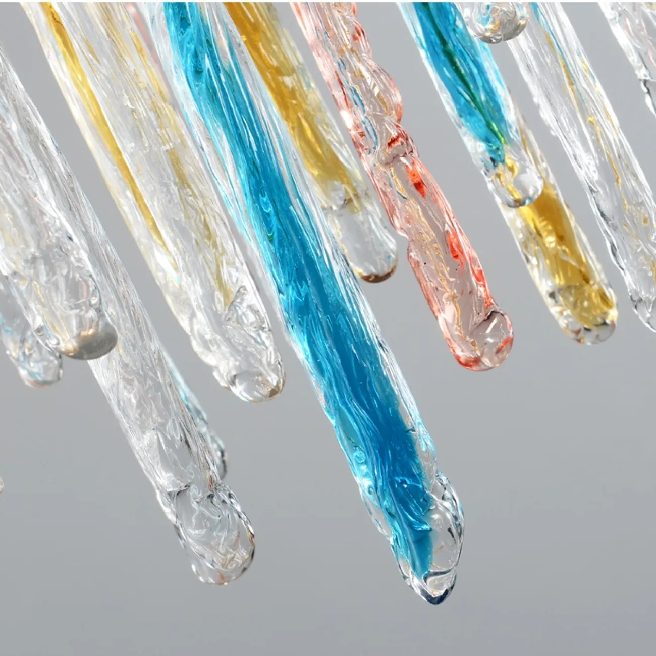 Люстра на подвесе с каркасом из металла и прозрачными или цветными подвесками из стекла MOSS Люстра на подвесе с каркасом из металла и прозрачными или цветными подвесками из стекла MOSS