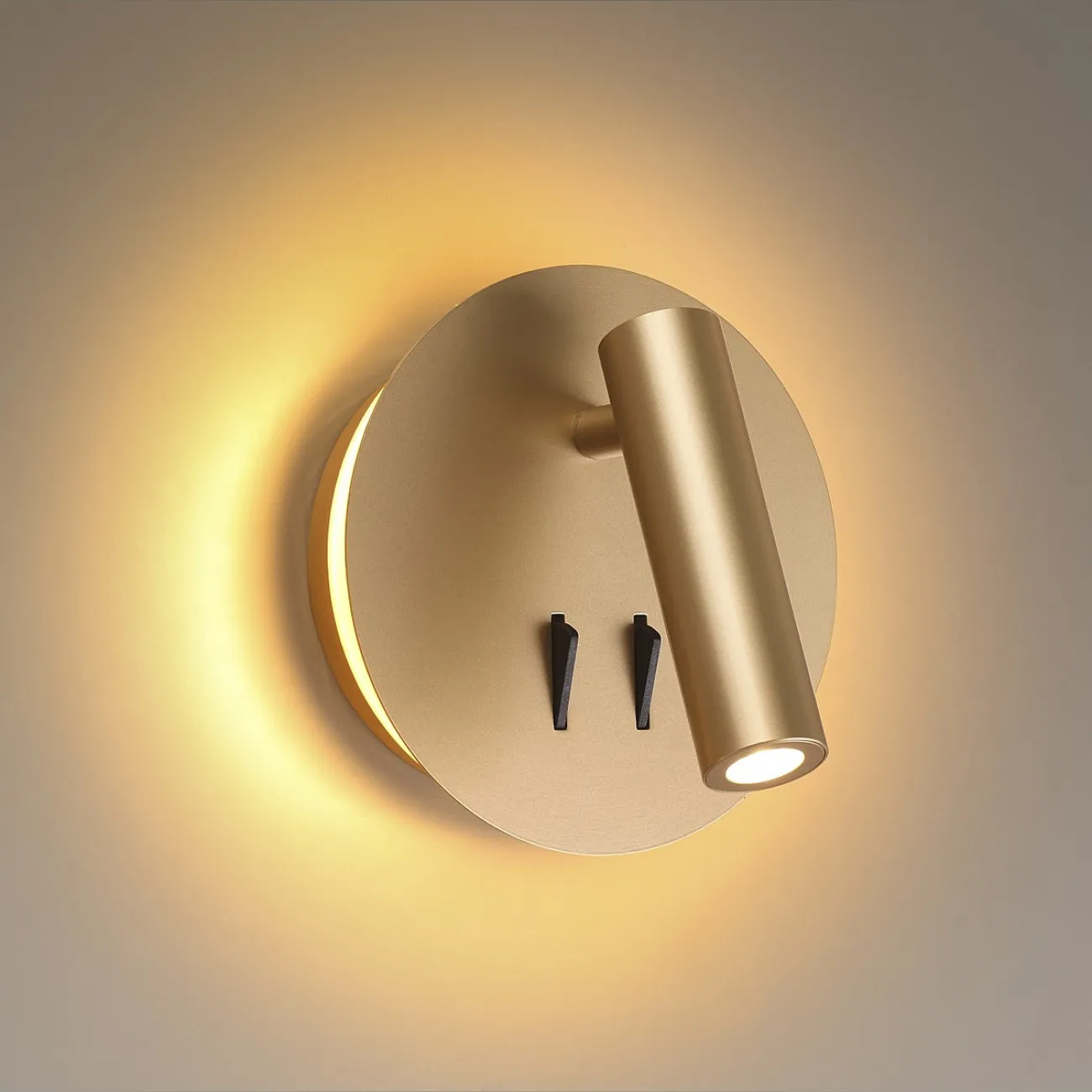 Настенный светильник с поворотным механизмом и двумя источниками освещения — узконаправленным и рассеяным NOX