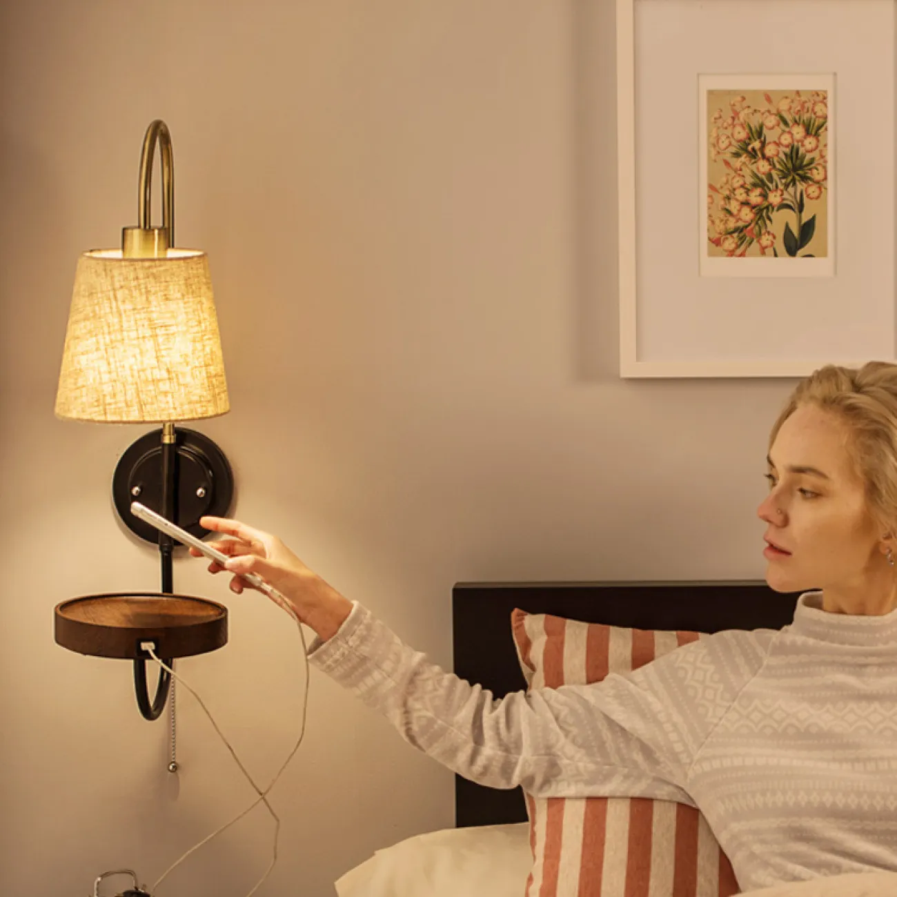 Функциональное бра с выключателем на основании. ORG