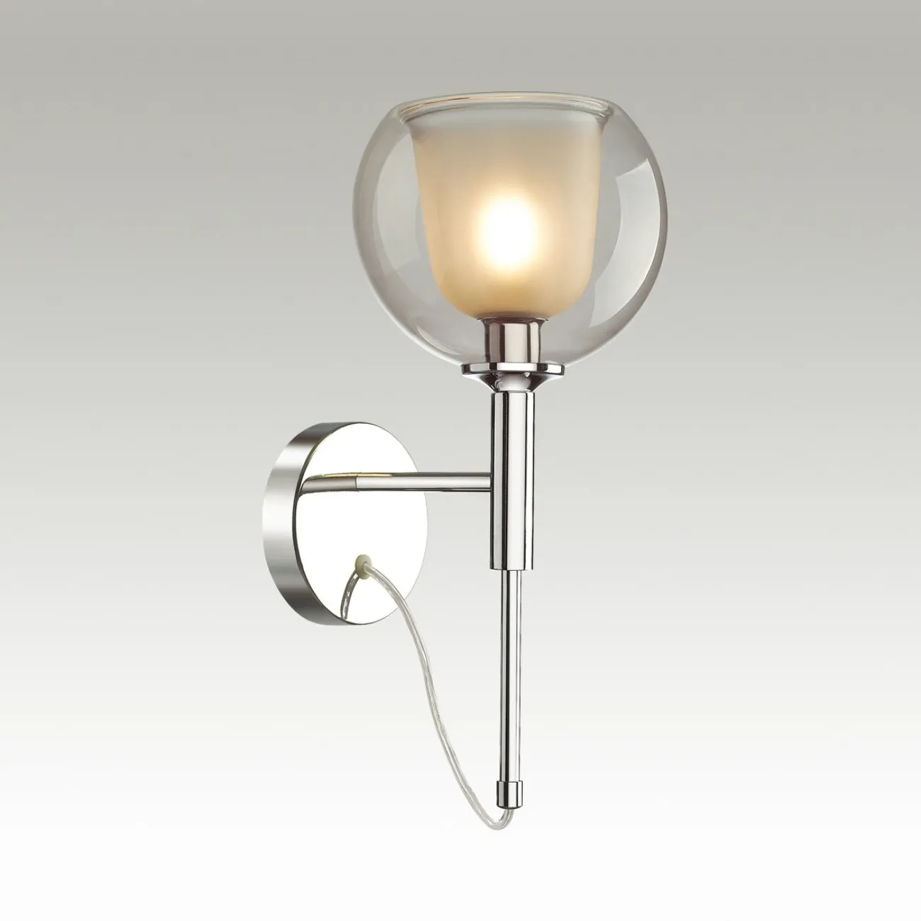 Серия бра с двойным плафоном из матового стекла внутри и тонированного прозрачного снаружи ORSINI WALL