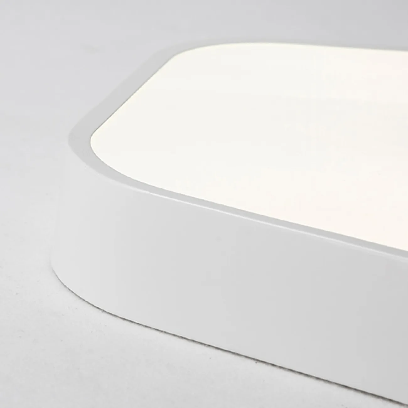 Светодиодный потолочный светильник в скандинавском стиле PENTA Светодиодный потолочный светильник в скандинавском стиле PENTA