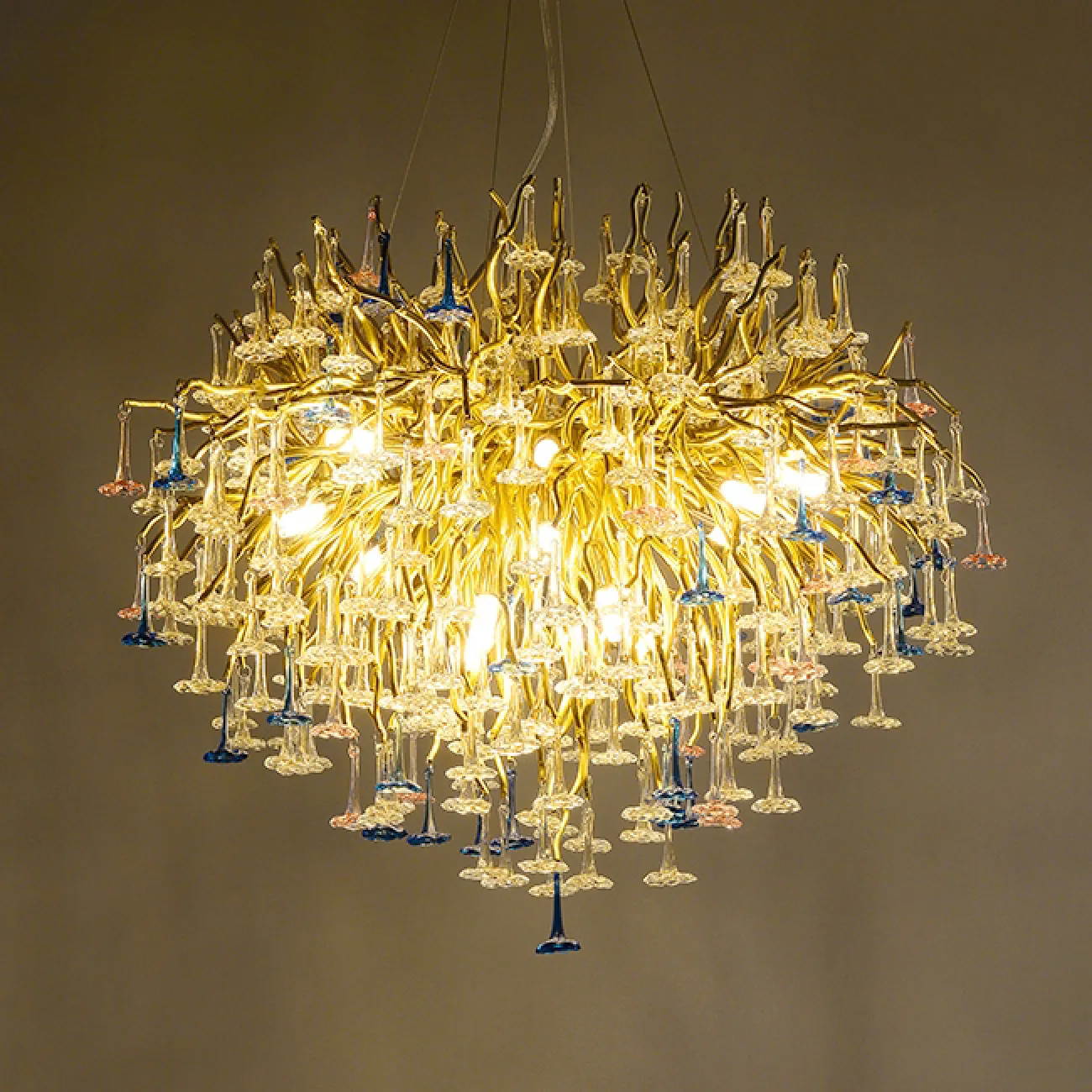 Люстра на каркасе из металла шарообразной формы с цветными или прозрачными подвесками из стекла ROMINA Люстра на каркасе из металла шарообразной формы с цветными или прозрачными подвесками из стекла ROMINA