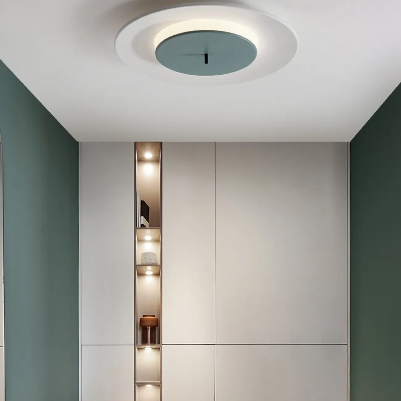 Светодиодный потолочный светильник с трансформируемым плафоном ROSWELL Светодиодный потолочный светильник с трансформируемым плафоном ROSWELL