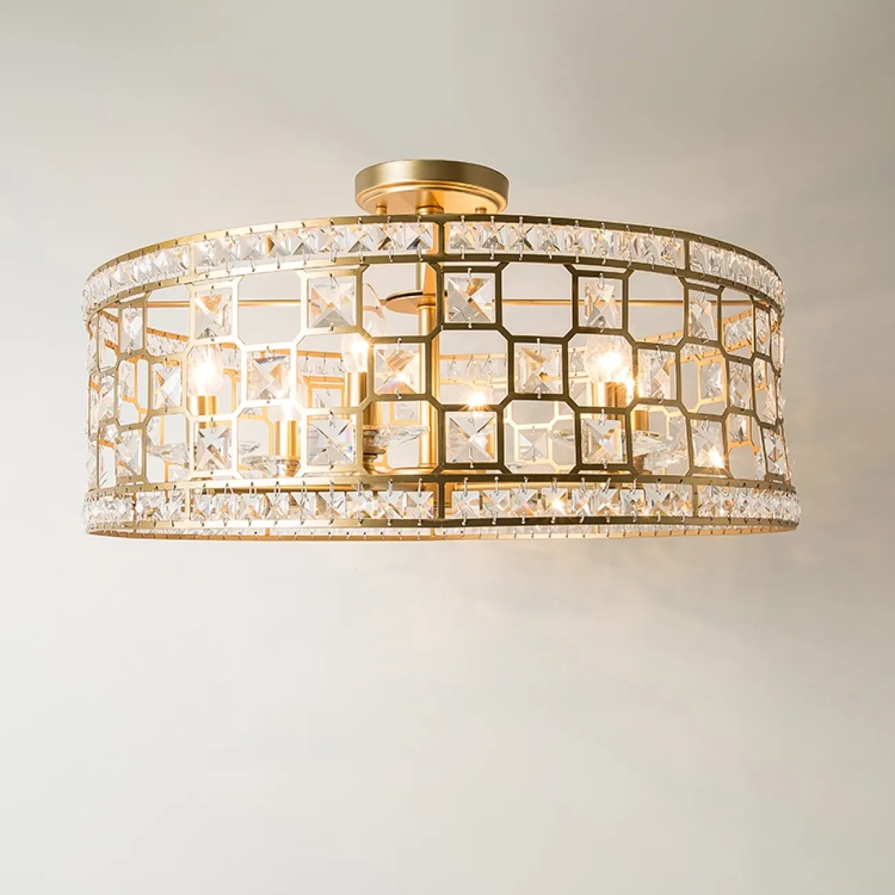 Потолочная люстра c кристаллами из стекла SABA