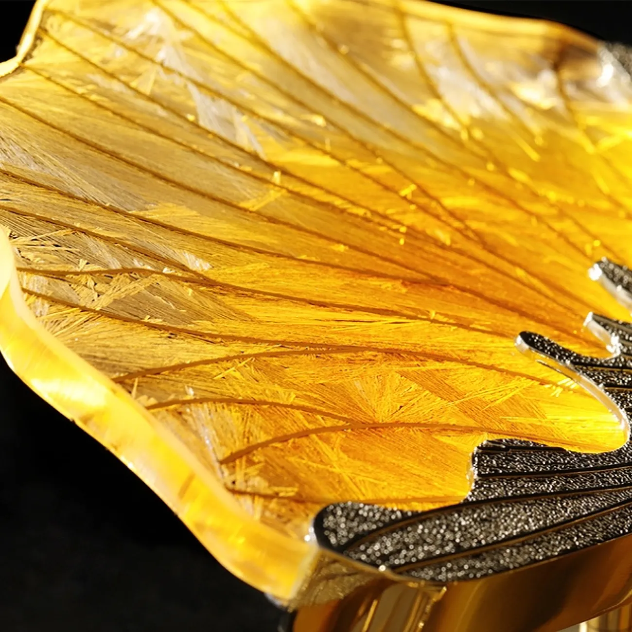 Светодиодная потолочная люстра с растительными мотивами в дизайне SELVI C Светодиодная потолочная люстра с растительными мотивами в дизайне SELVI C