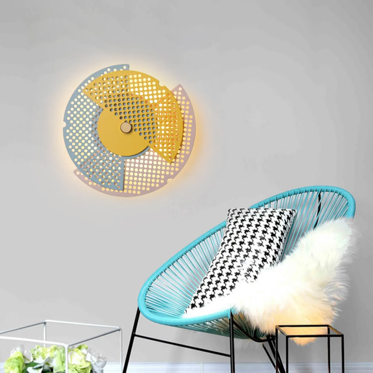 Светодиодный дизайнерский настенный светильник в виде диска с поворотными секторамиSENS