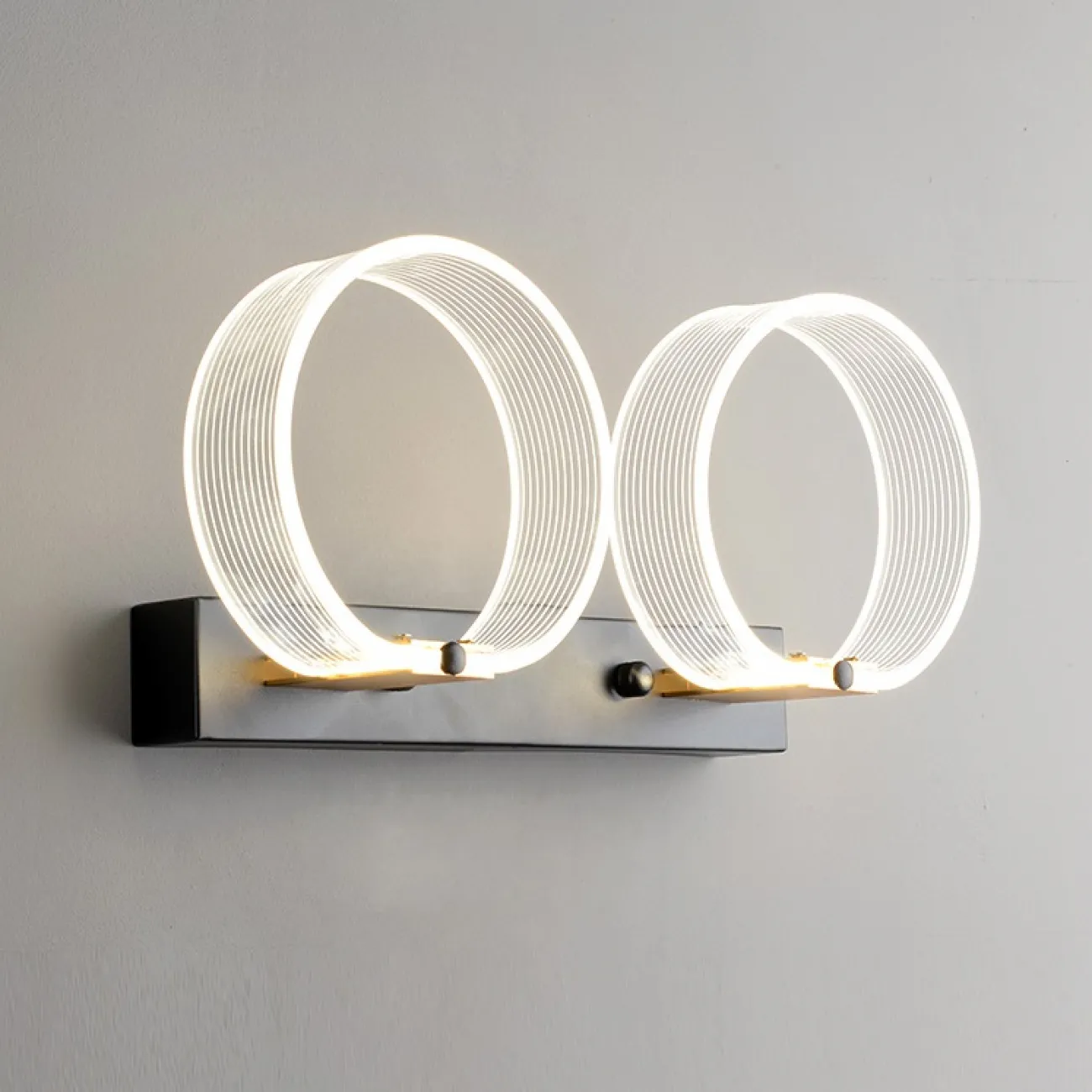 Светодиодный настенный светильник с плафоном из прозрачного акрила SENSE RINGS WALL