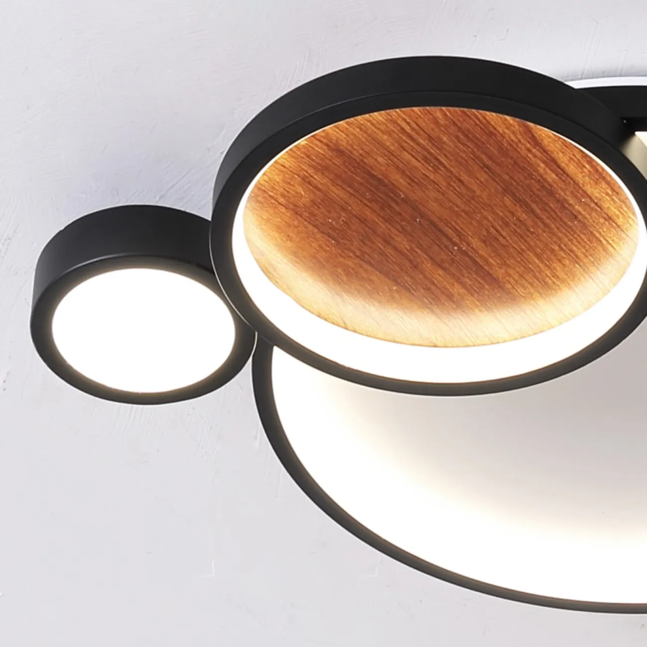 Светодиодный потолочный светильник в современном стиле SETTA