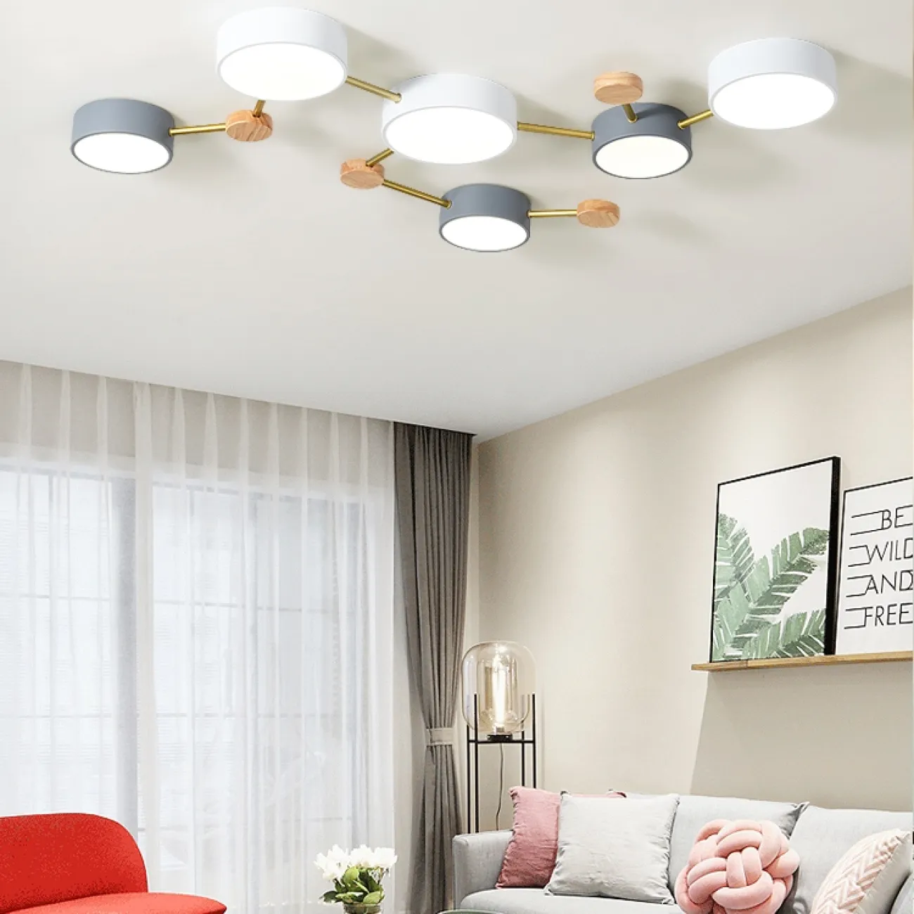 Потолочные инсталляции в форме созвездий из светодиодных дисков и деревянным декором SOLEN Потолочные инсталляции в форме созвездий из светодиодных дисков и деревянным декором SOLEN