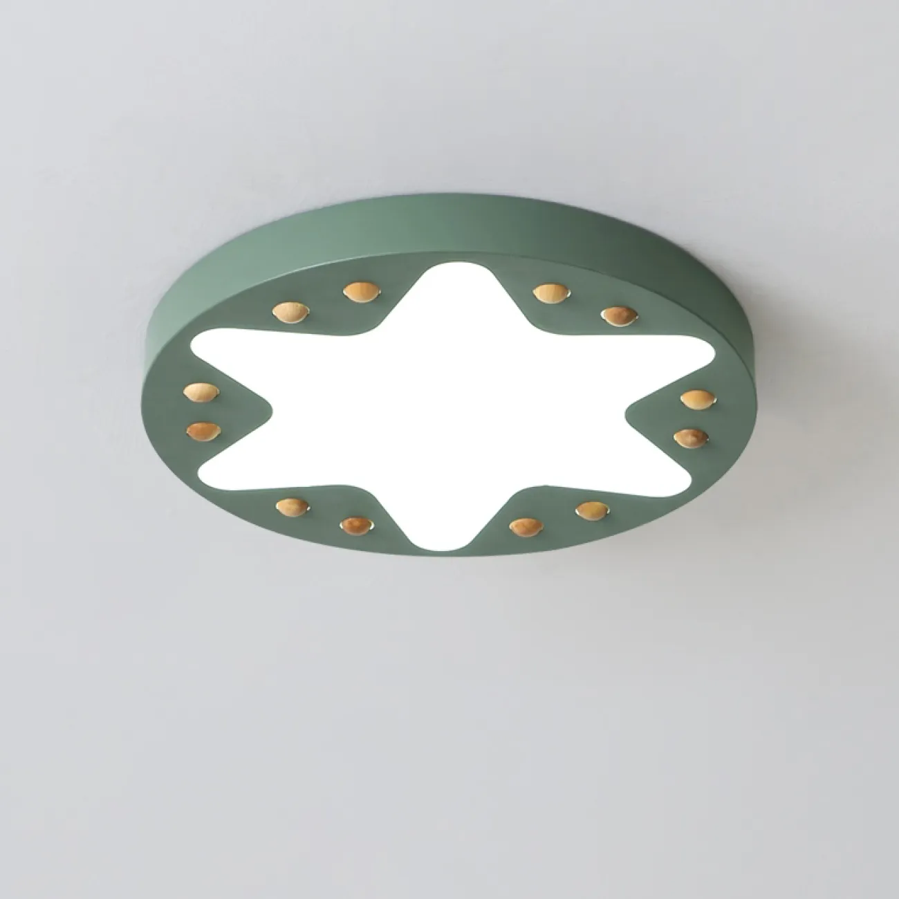 Потолочный светильник с каркасом из металла и декором из дерева SPACE