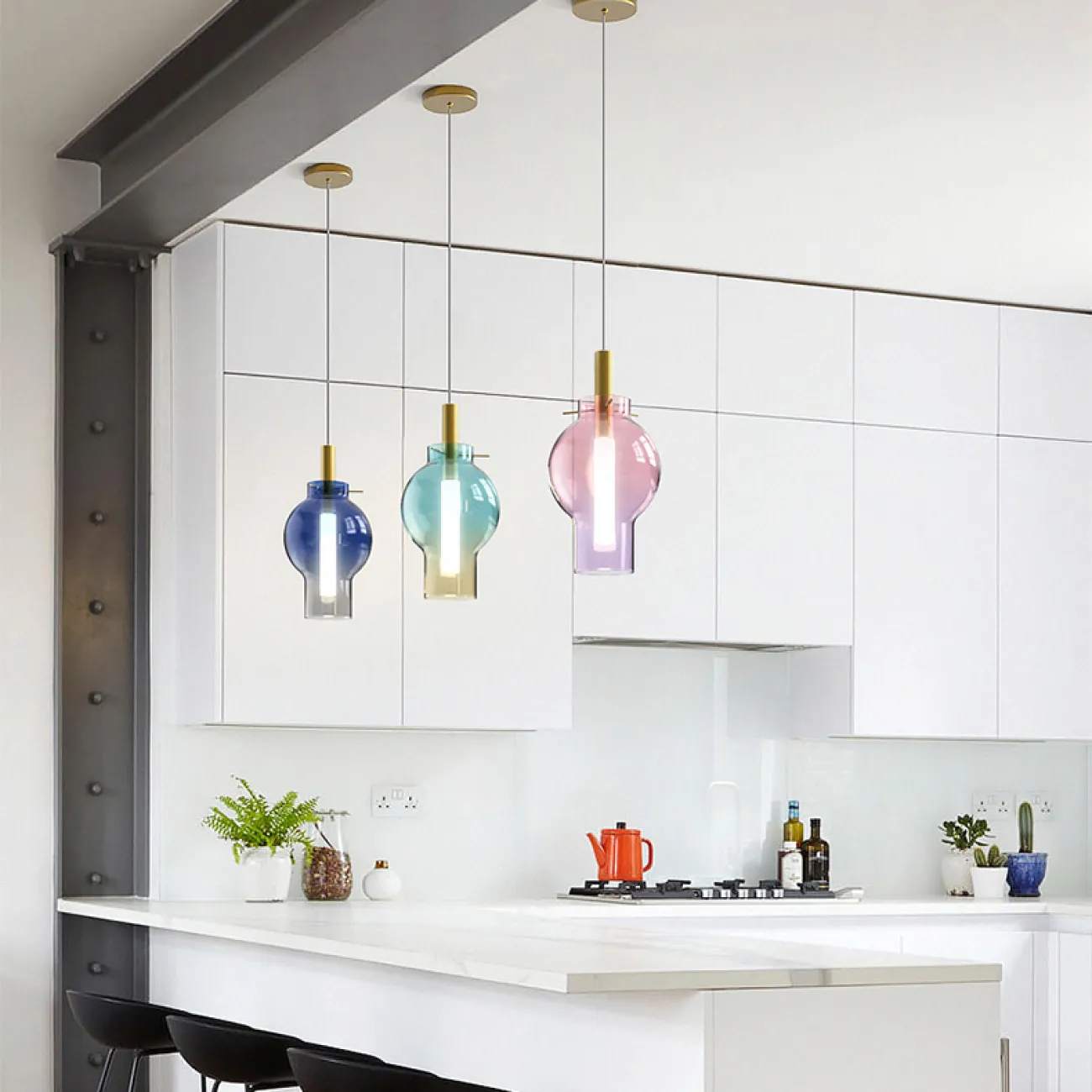 Светодиодный подвесной светильник с плафоном из цветного стекла STAVERN