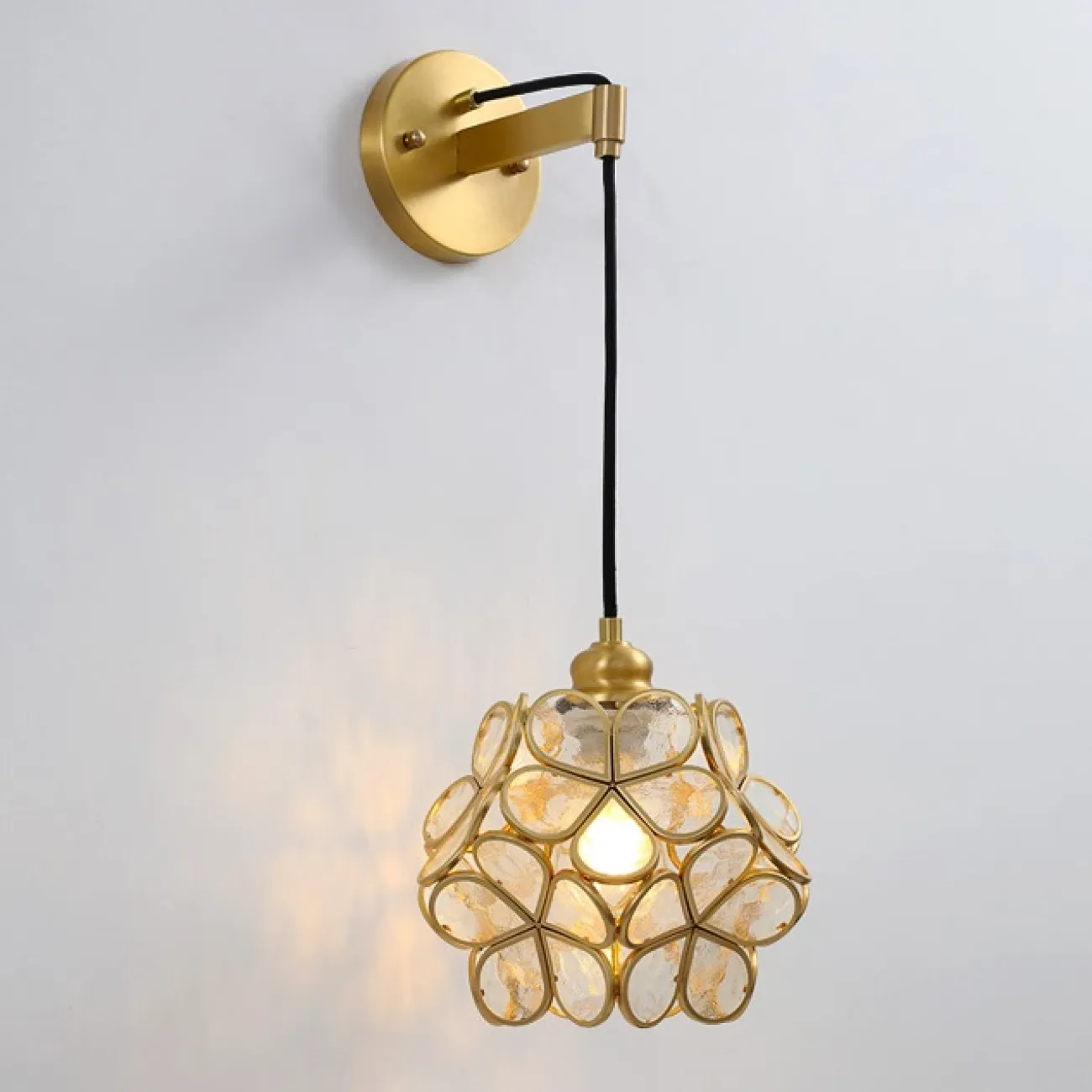 Настенный светильник-бра со стеклянным абажуром SUM WALL