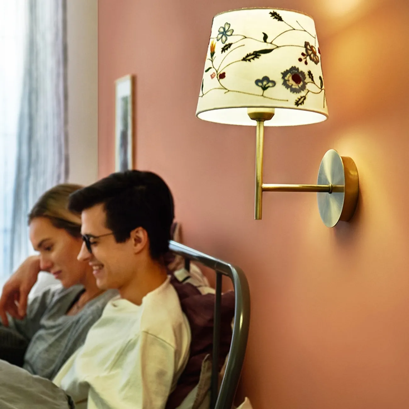 Бра в скандинавском стиле с текстильным плафоном SVEG WALL