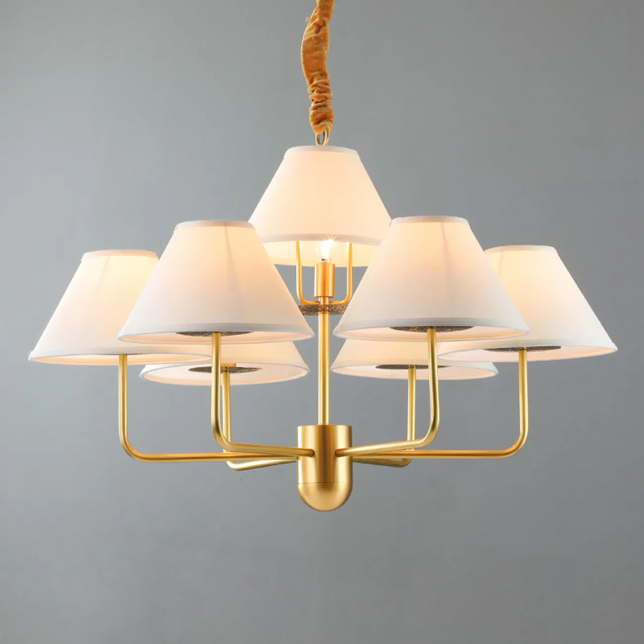 Серия люстр в американском стиле с текстильным абажуром на каркасе из металла TOWNER