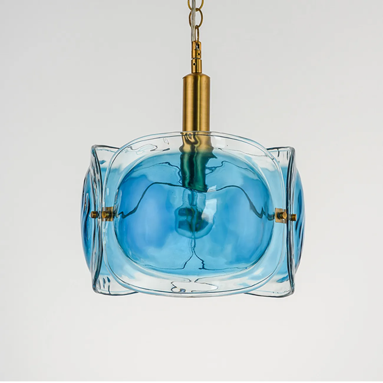 Дизайнерский подвесной светильник из цветного стекла TRINO Дизайнерский подвесной светильник из цветного стекла TRINO