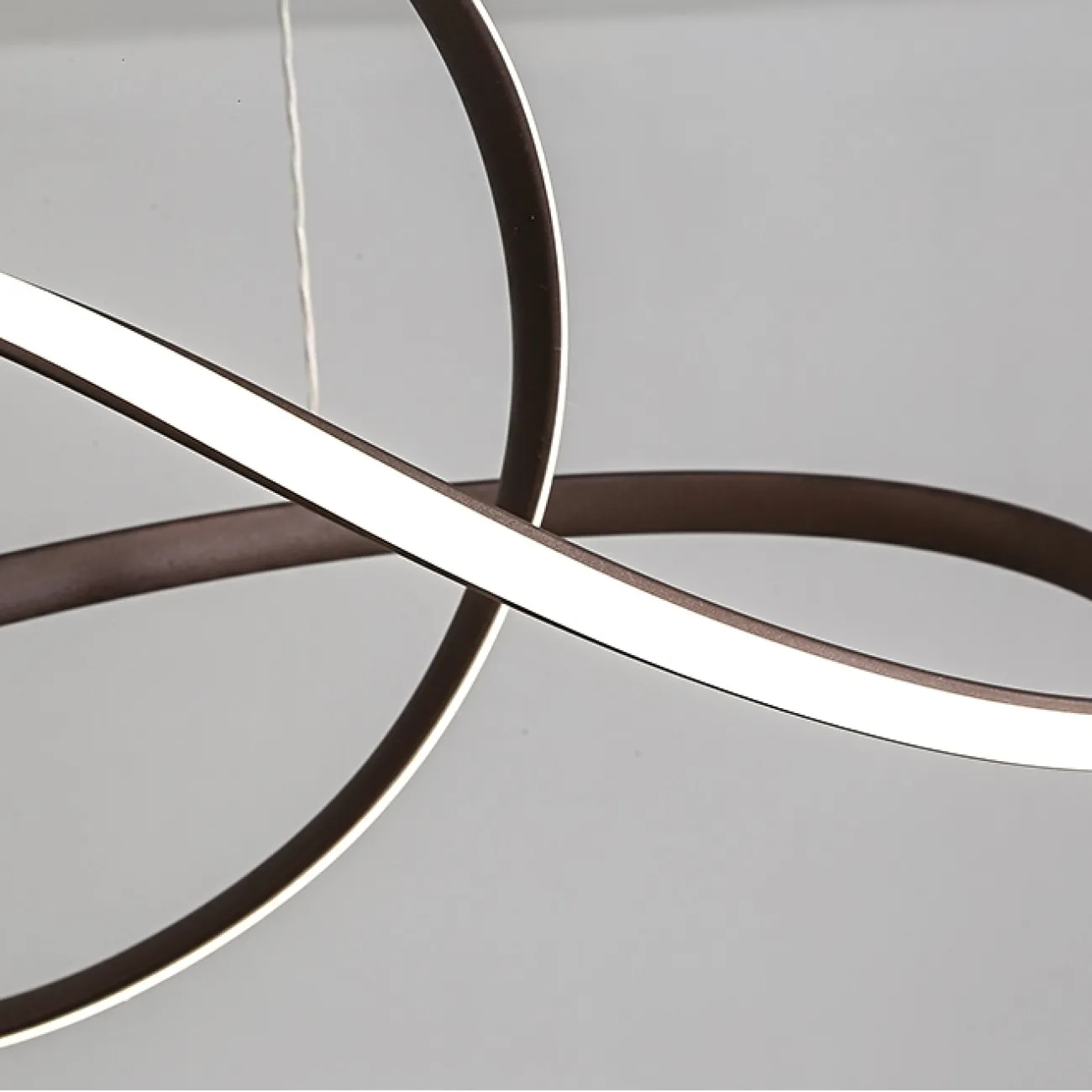 Люстра в форме спирали с светодиодным источником освещенияVERA