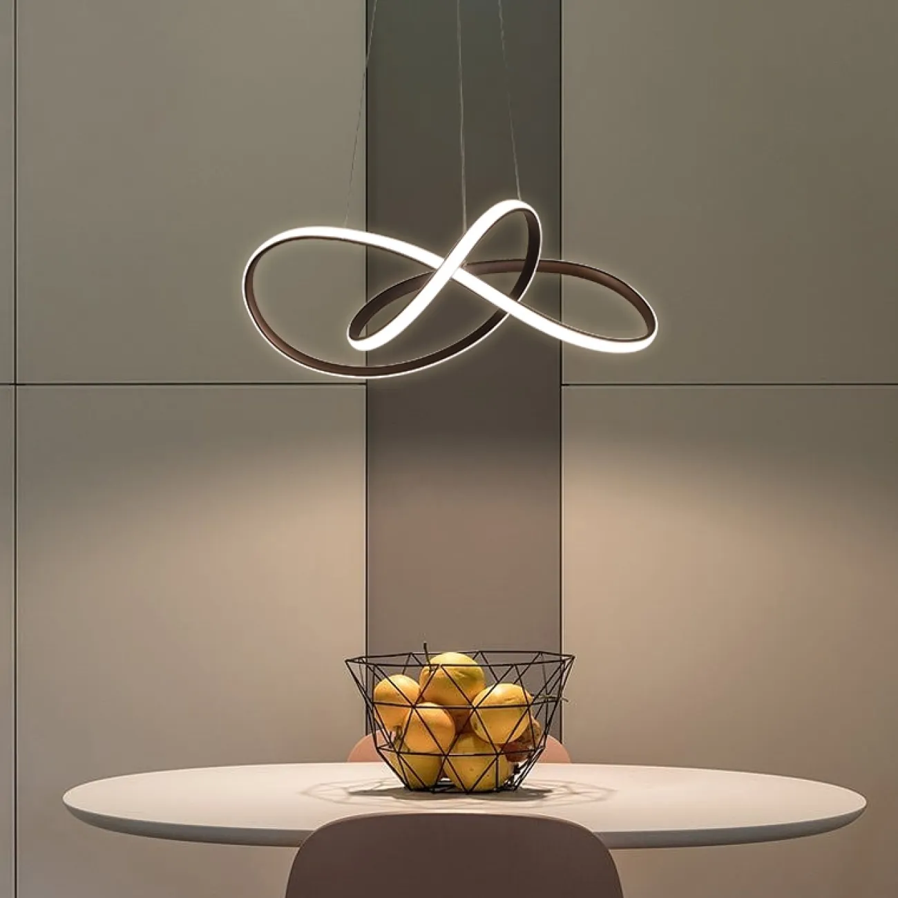 Люстра в форме спирали с светодиодным источником освещенияVERA