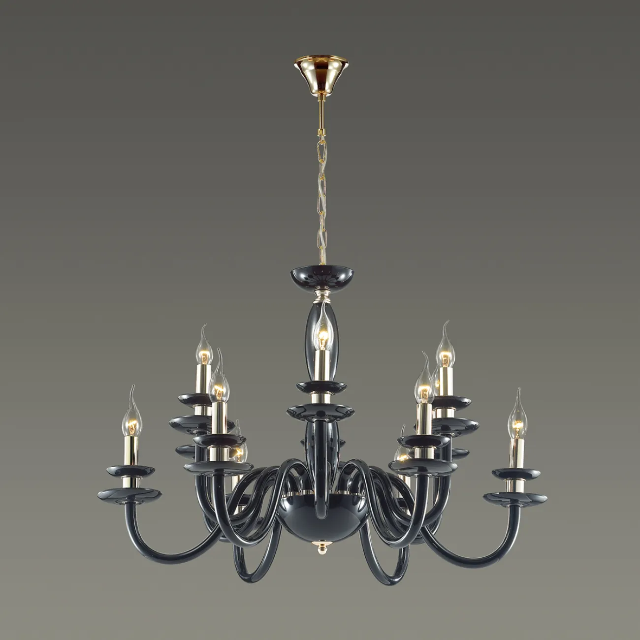 Серия люстр со стилизованными под свечи плафонами VERITY