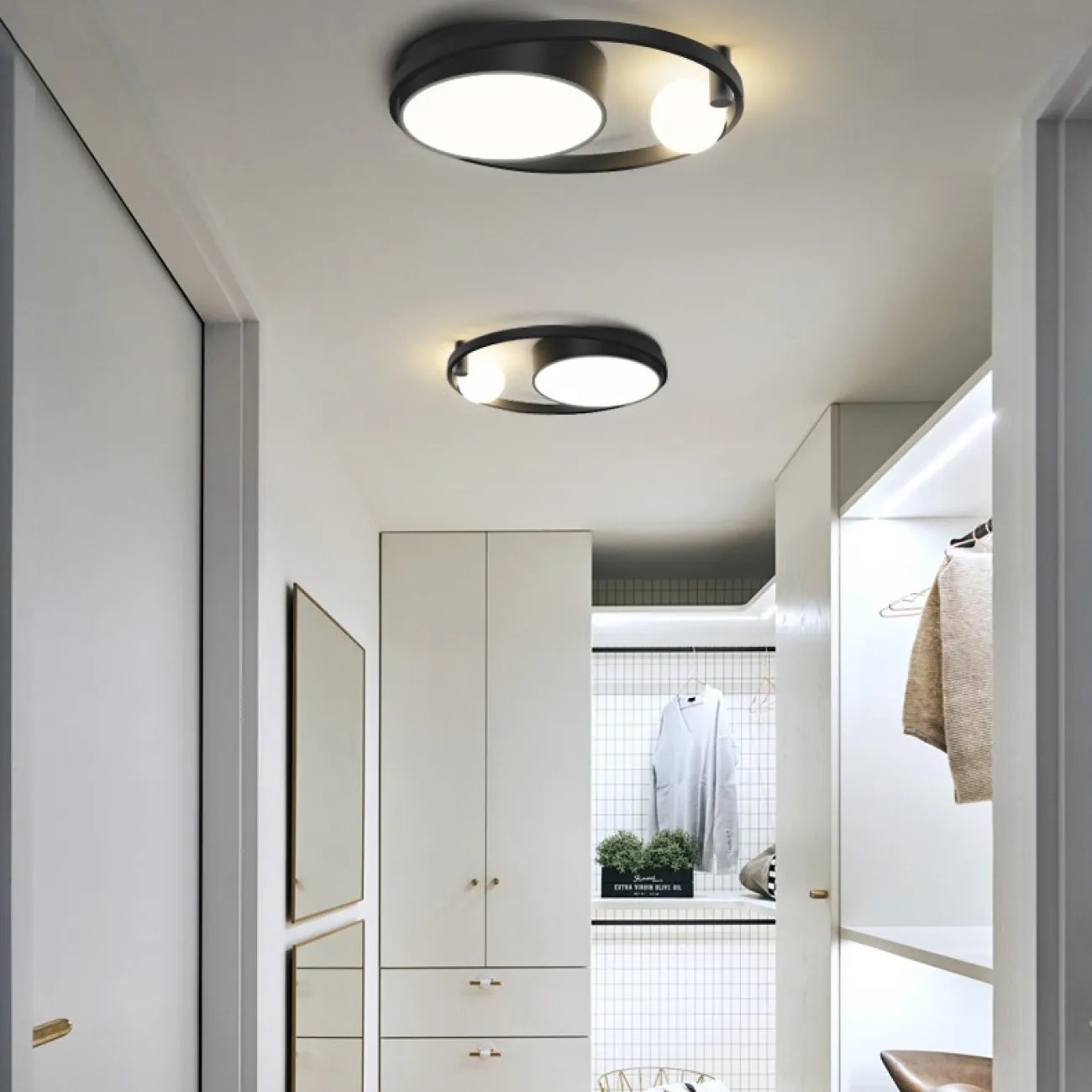 Потолочный светильник в виде комбинации круглого плафона с led-матрицей и шарообразных плафонов на кольцевом каркасе VESTA