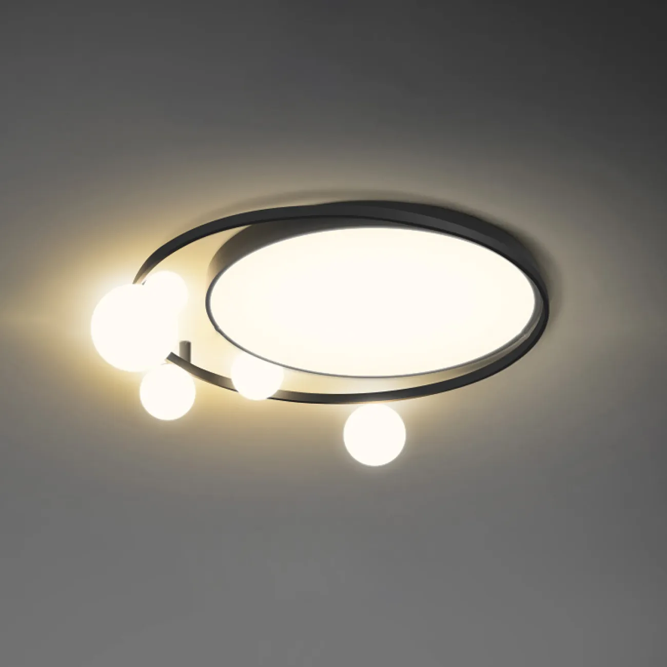 Потолочный светильник в виде комбинации круглого плафона с led-матрицей и шарообразных плафонов на кольцевом каркасе VESTA