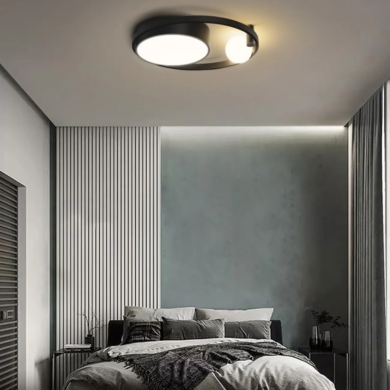 Потолочный светильник в виде комбинации круглого плафона с led-матрицей и шарообразных плафонов на кольцевом каркасе VESTA