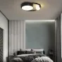 Потолочный светильник в виде комбинации круглого плафона с led-матрицей и шарообразных плафонов на кольцевом каркасе VESTA