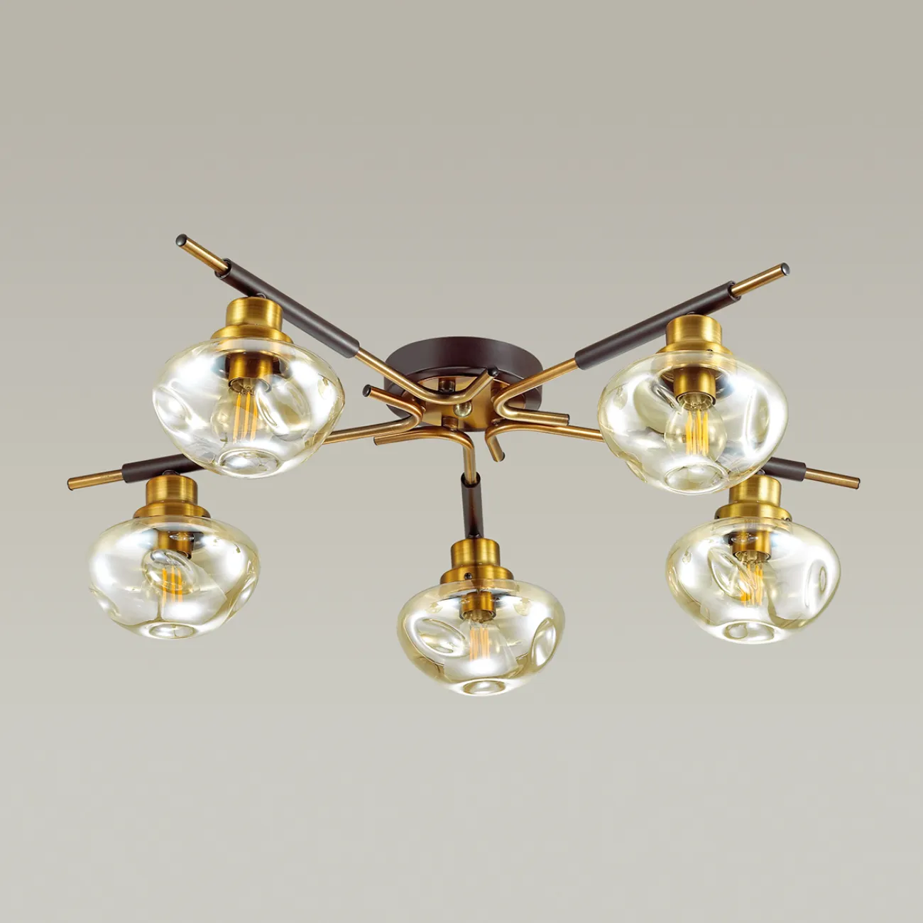 Серия люстр с рожками и стеклянными плафонами VIKO