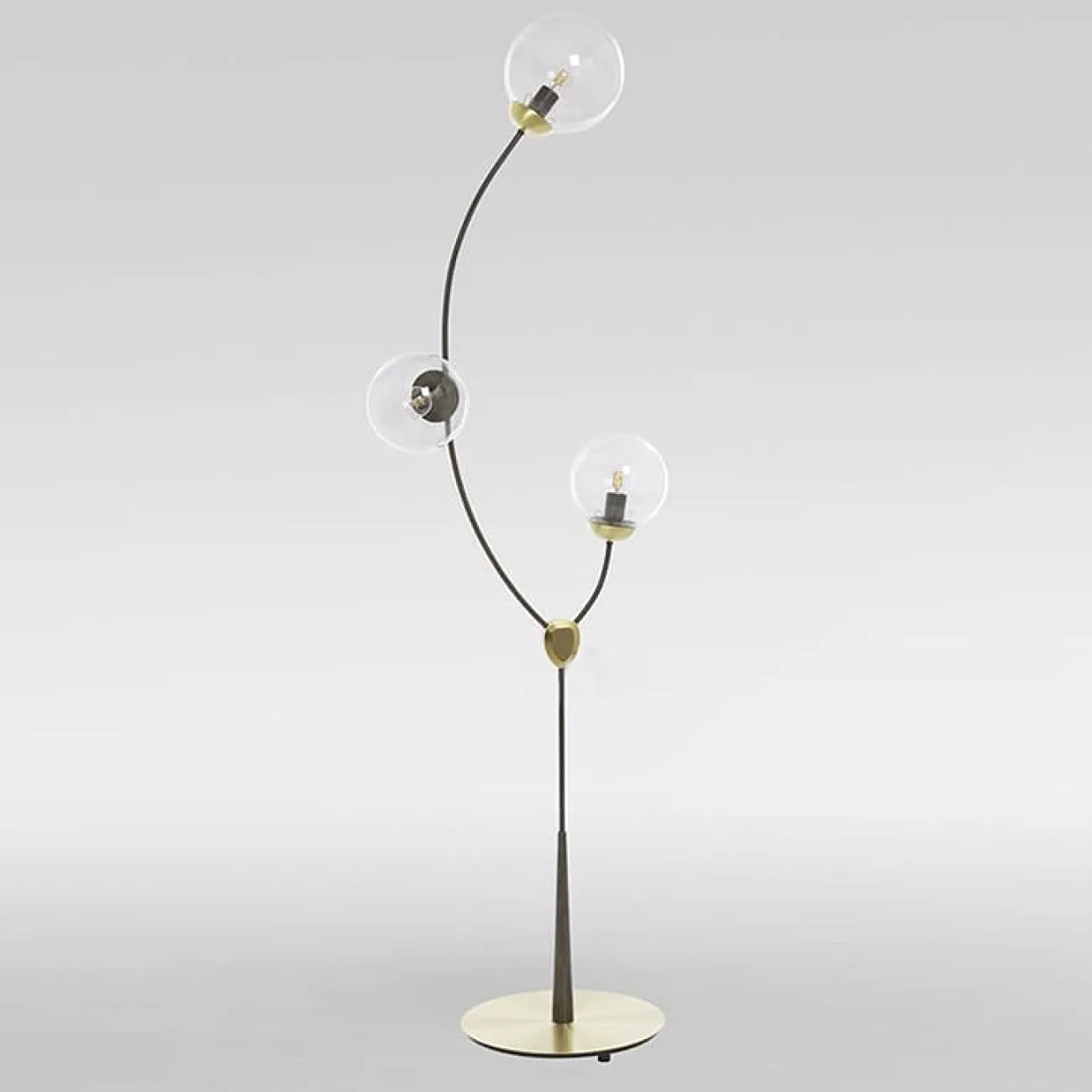 Торшер на изогнутом каркасе из метала с тремя шарообразными плафонами из стекла VINE FL Торшер на изогнутом каркасе из метала с тремя шарообразными плафонами из стекла VINE FL